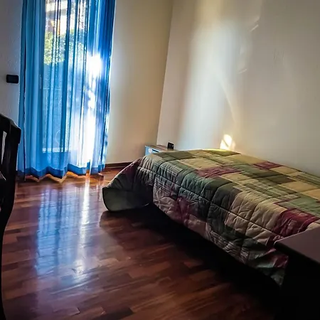 Casa Il Giardino Fiorito Аоста